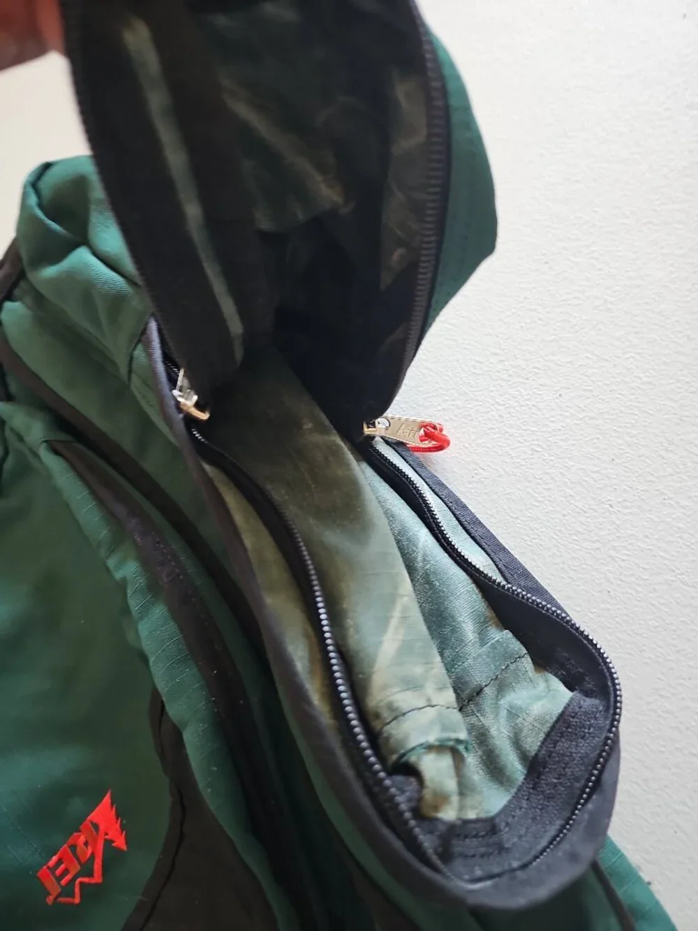 VTG REI Ski Day Pack Backpack Teal Green 2000s Lift Pass Window Side Pockets